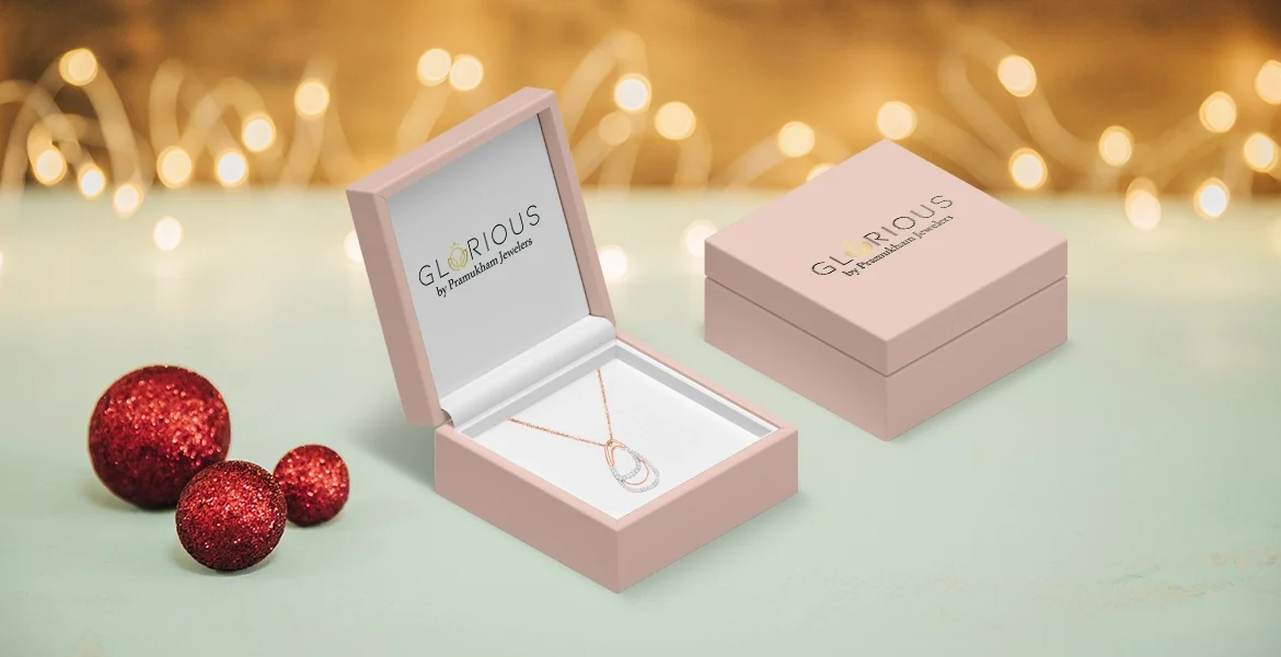 Diamond Pendants for Women A Perfect Accessory for the Holiday Season